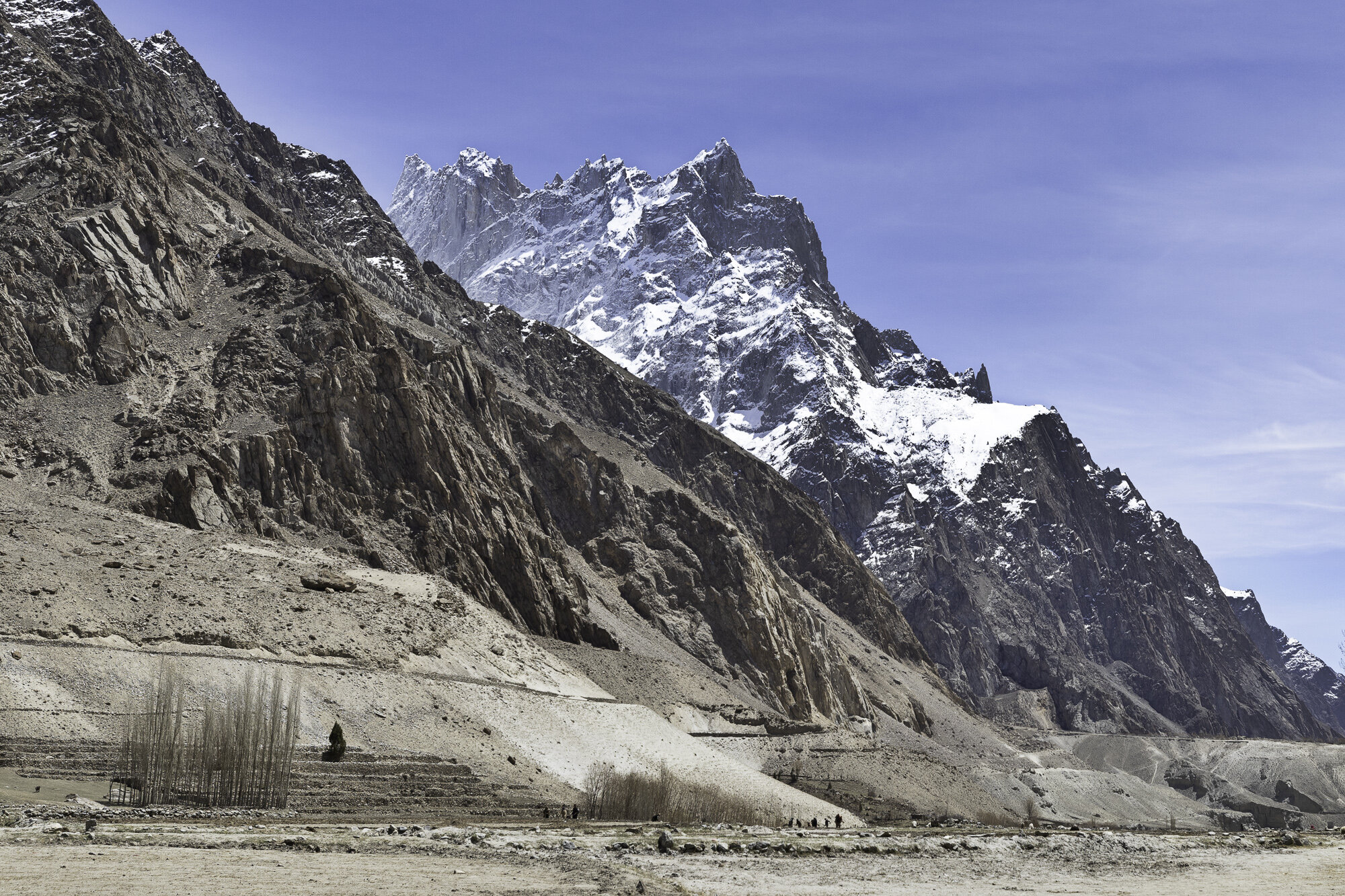 old mountain MKG / BALLISTICUS MOSCASE